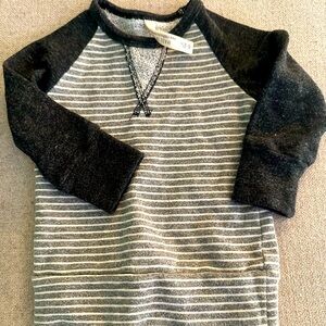 Childhoods sweatshirt